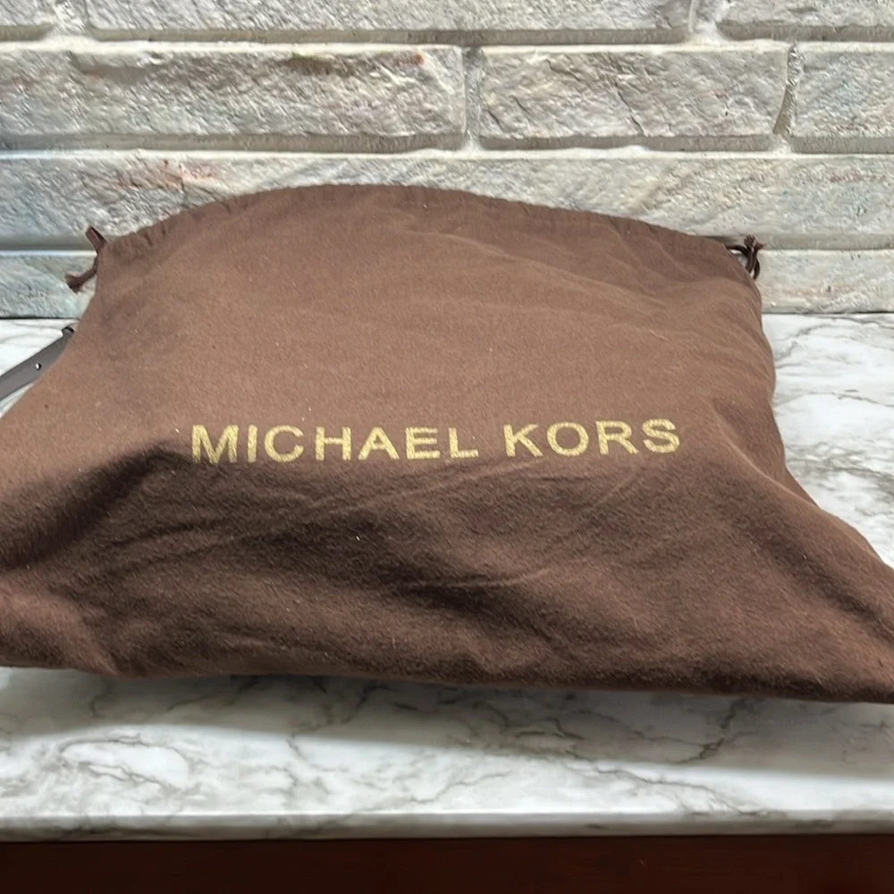 MICHAEL KORS LONI 2 WAY QUILTED LARGE TOTE BAG WITH TAGS. - Picture 12 of 16